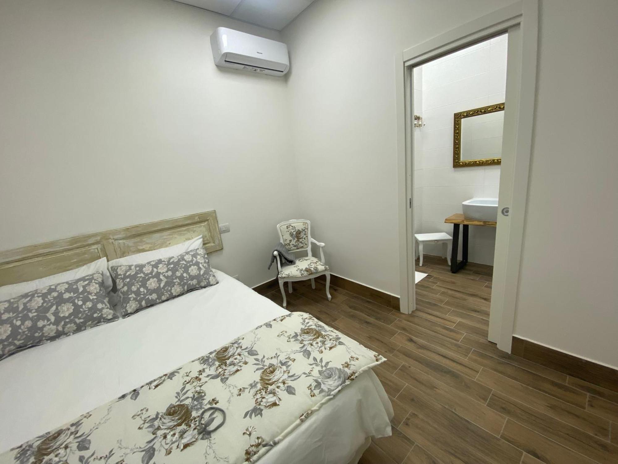 La Suite Di Laura Nápoles Exterior foto